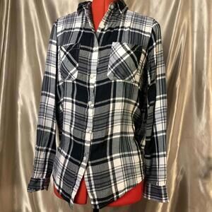 Black and white womens Mossimo plaid button-up shirt.